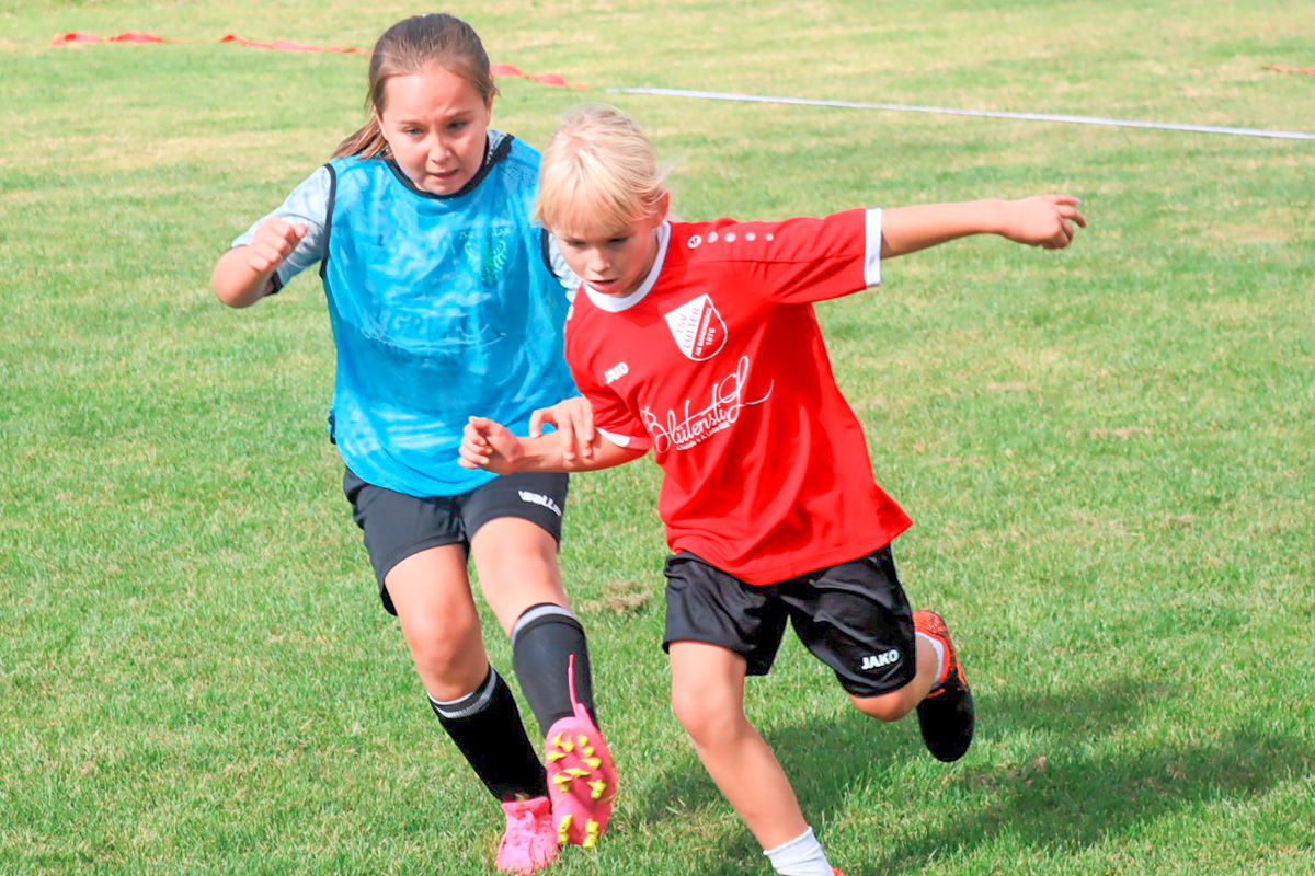G-Juniorinnen Spielszene: JSG im Innerstetal (links) gegen TSV Lutter. 
