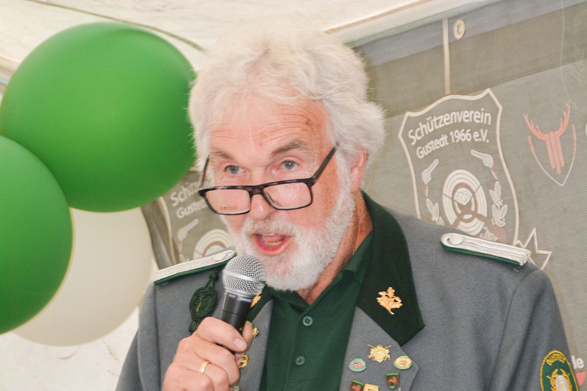 Manfred Sperling bei der Laudatio.