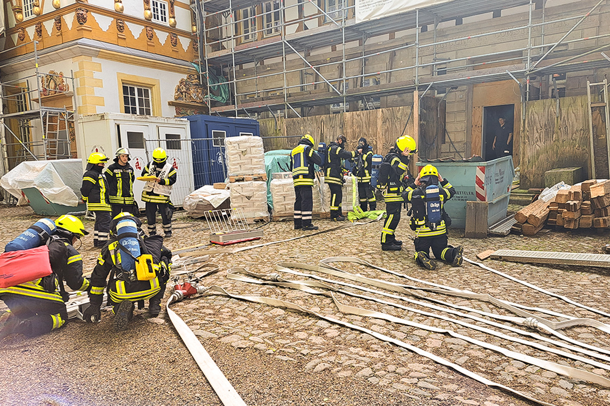 Brandbekämpfung am Schloss Brandbekämpfung am Schloss