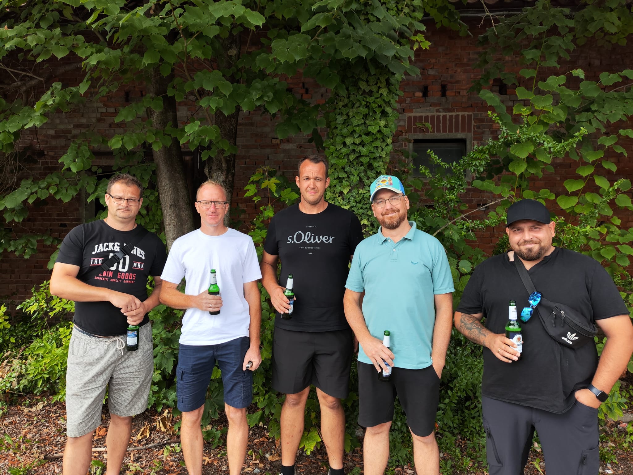 Von links: Andreas, Frank, Tobias, Jan und Chris von „Die Hinterbliebenen“.