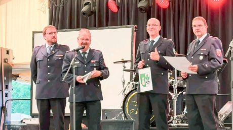 Von links: Ortsbrandmeister Dirk Hartmann (FF Bokeloh), Ortsbrandmeister Marco Reichardt, stellvertretender Ortsbrandmeister Florian Arndt und stellvertretender Ortsbrandmeister Thomas Liebelt