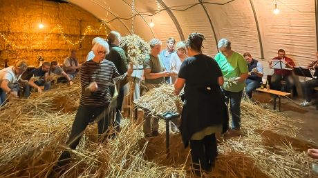Söhlder Bauerngemeinschaft bindet die Erntekrone
