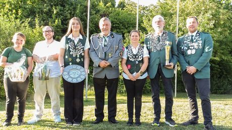 Tamara Foedke und Bernd Pusch gewinnen die Königsketten