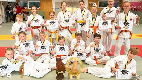 Die Holler Judoka erkämpfen sich erneut den Wanderpokal in Einbeck