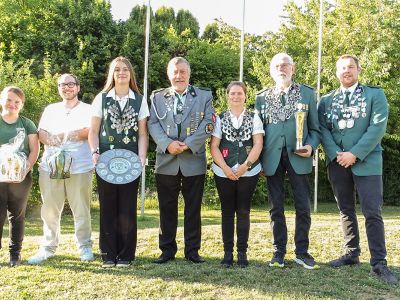 Könige 2026 (von links): Lea Vree, Danny Lennart Keune, Lara Foedke, Andreas Foedtke, Tamara Foedke, Bernd Pusch und Tobias Bruns.