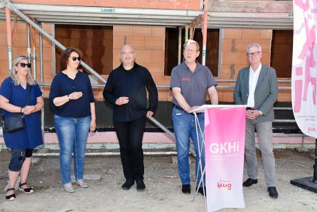 Matthias Kaufmann und Uwe Semper (von rechts) bei der Begrüßung.